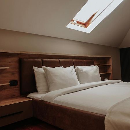 Residenza Monun Boutique Hotel Тирана Екстер'єр фото