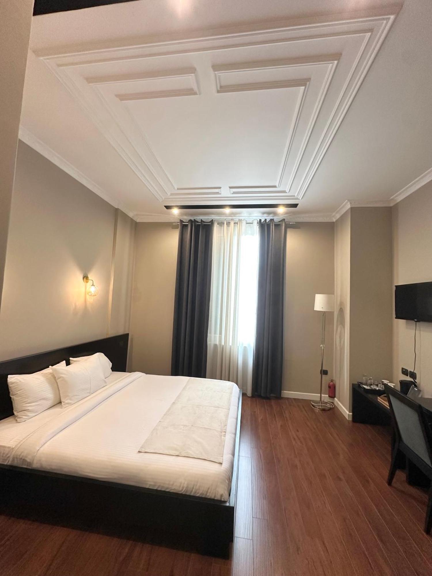 Residenza Monun Boutique Hotel Тирана Екстер'єр фото