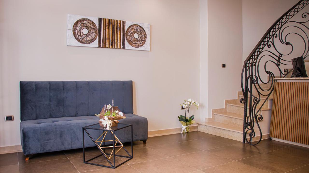 Residenza Monun Boutique Hotel Тирана Екстер'єр фото