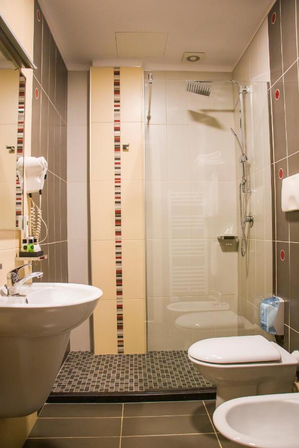 Residenza Monun Boutique Hotel Тирана Екстер'єр фото